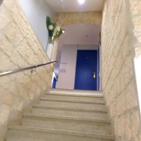 Du Hotel 2*