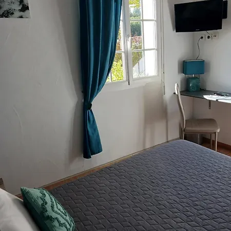 Du Hotel 2*