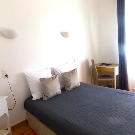 Du Hotel 2*